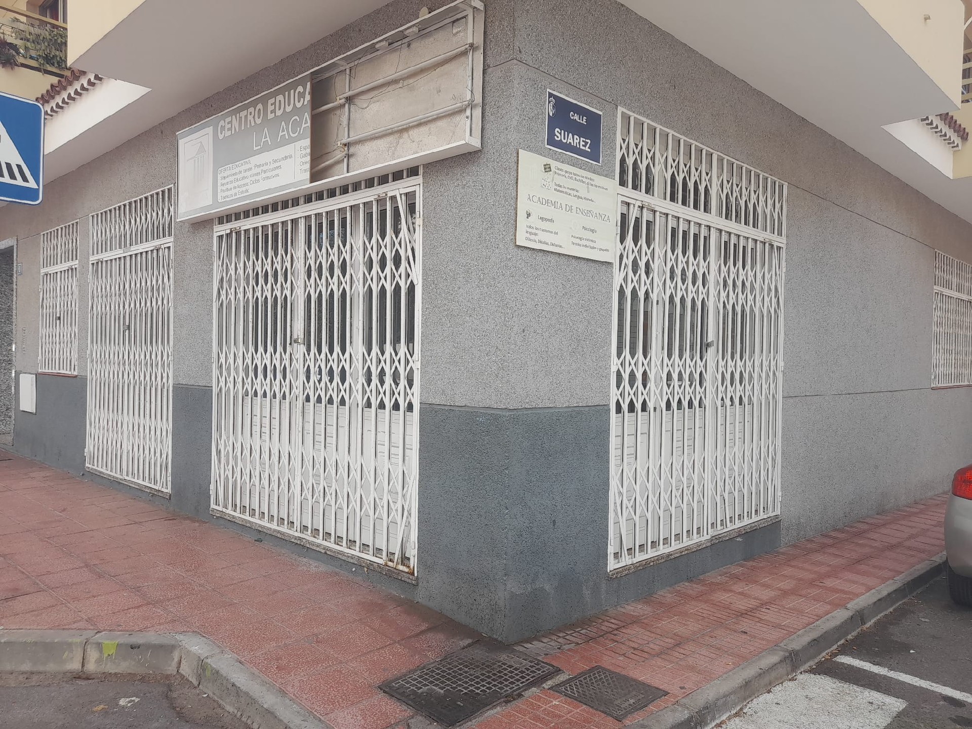 ALQUILA AMPLIO LOCAL COMERCIAL EN CALLE ARSENIO RODRIGUEZ. ZONA LAS ROSAS. LAS GALLETAS.