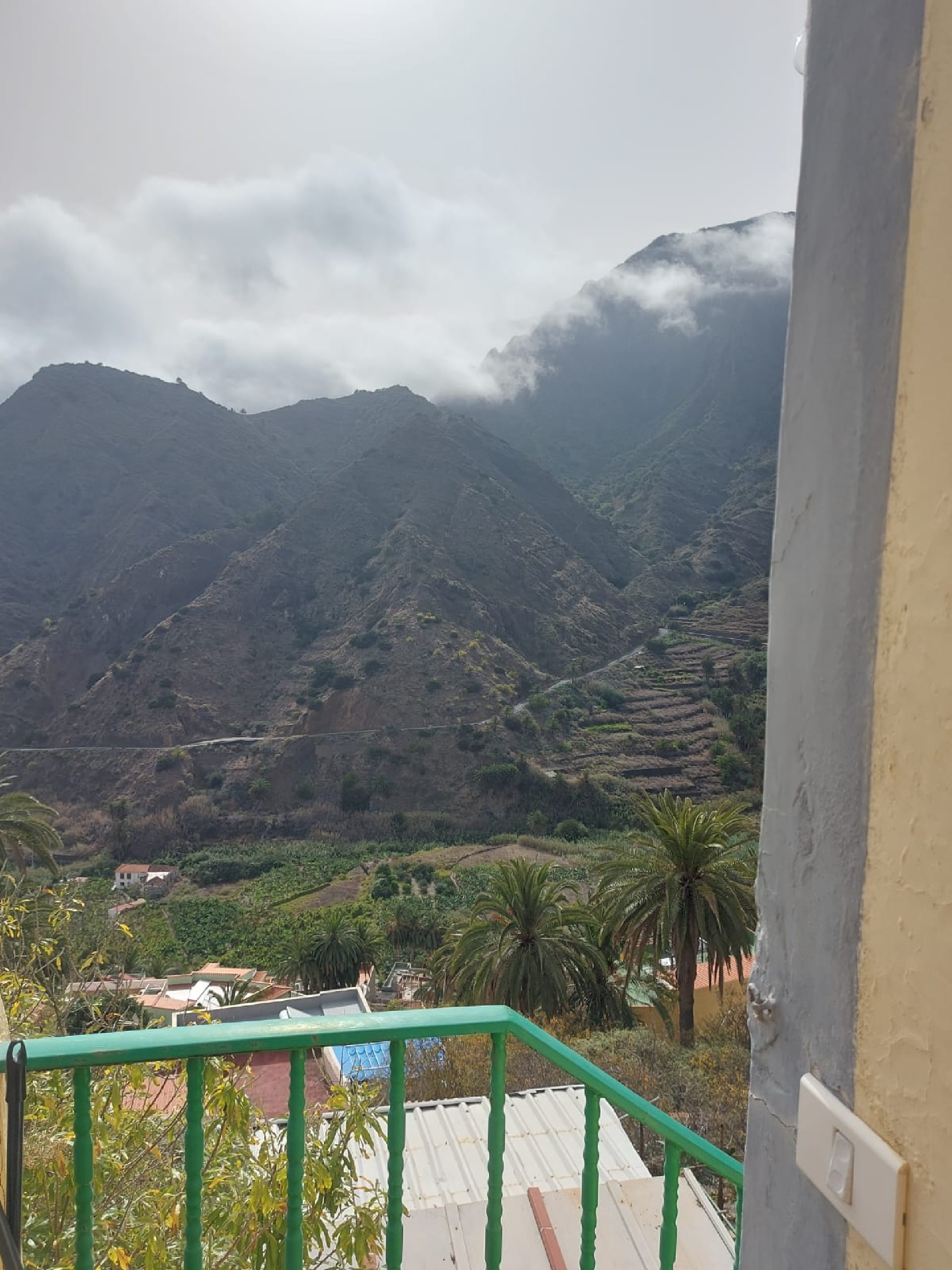 VENTA DE CASA Y SOLAR EN ZONA LOMO DE SAN PEDRO. HERMIGUA. LA GOMERA.