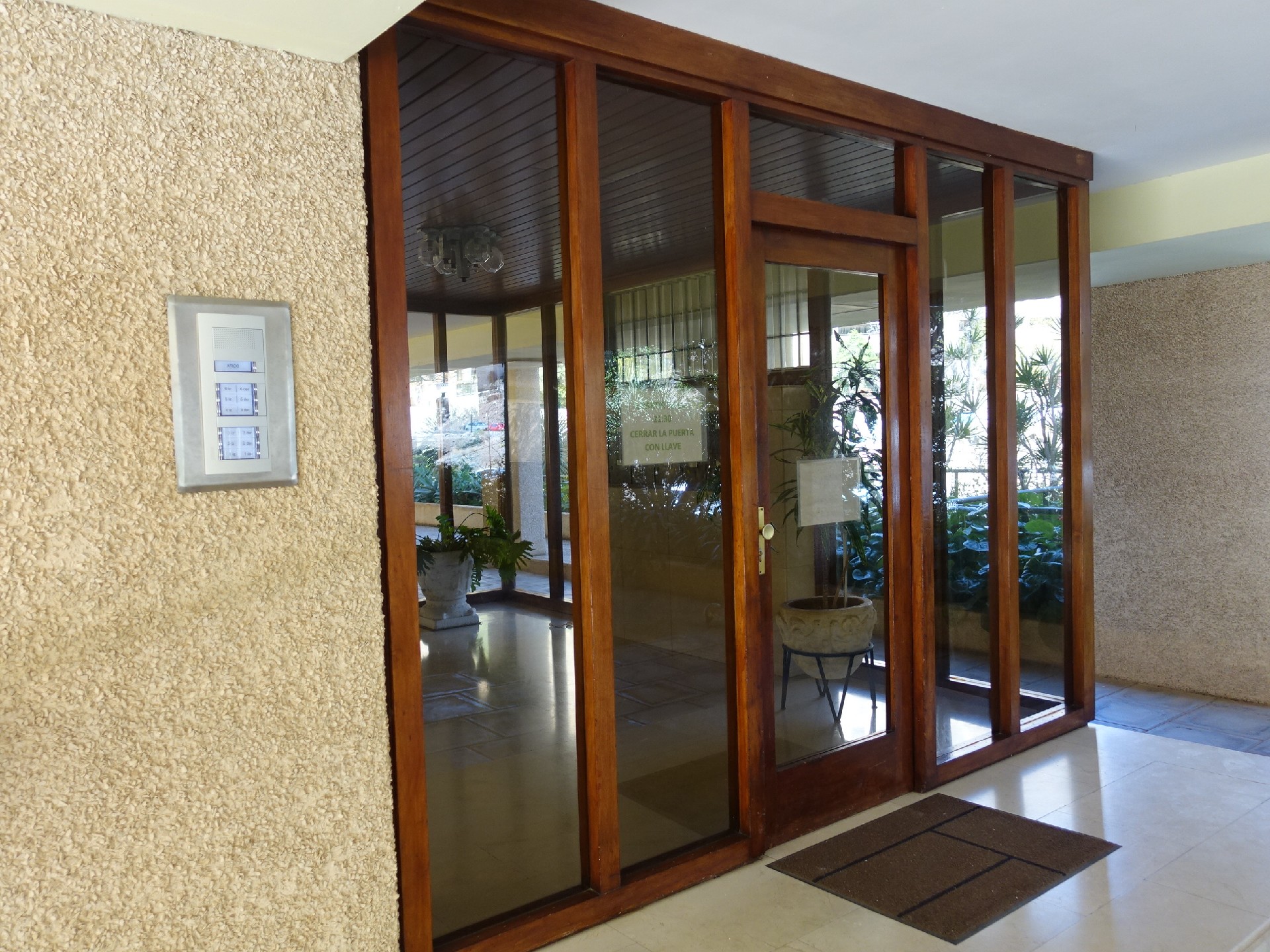 EXPECTACULAR PISO EN ZONA MENCEY. C/ FRANCISCO GUERRERO CAZORLA. DISTRITO CENTRO-IFARA