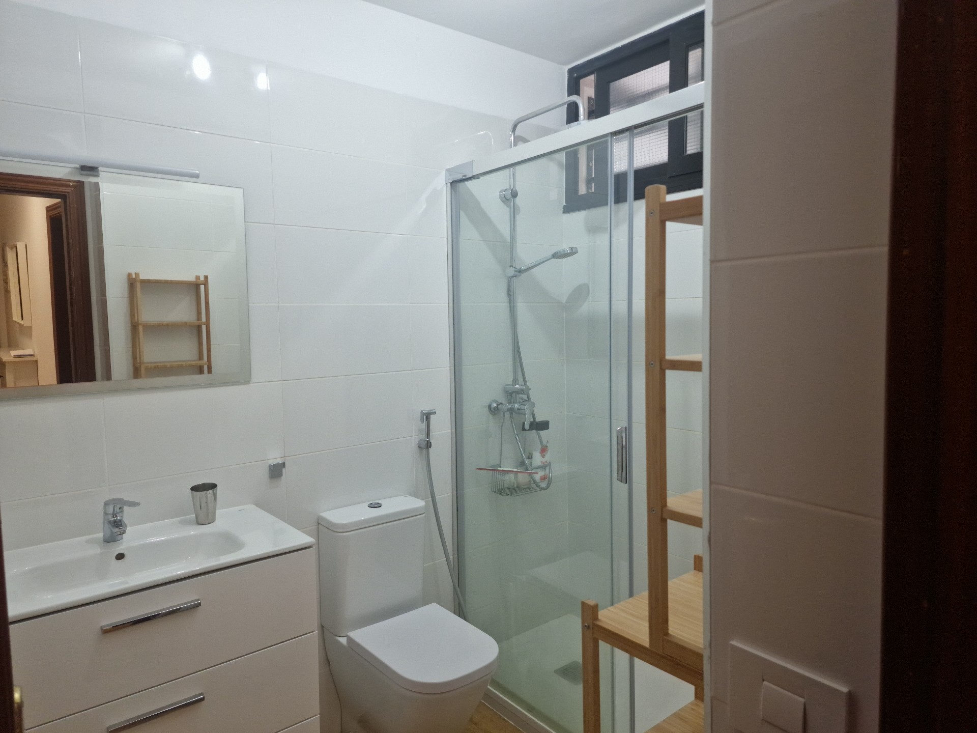 PISO CÉNTRICO. SANTA CRUZ