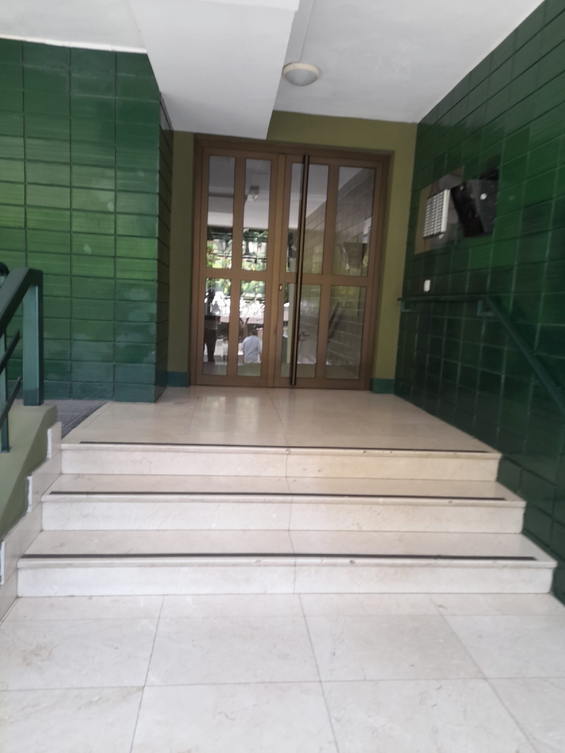 EXCELENTE PISO SITO EN ZONA LA SALLE MUY CERCA PABELLON DEPORTES Y DEL ESTADIO C.D. TENERIFE.