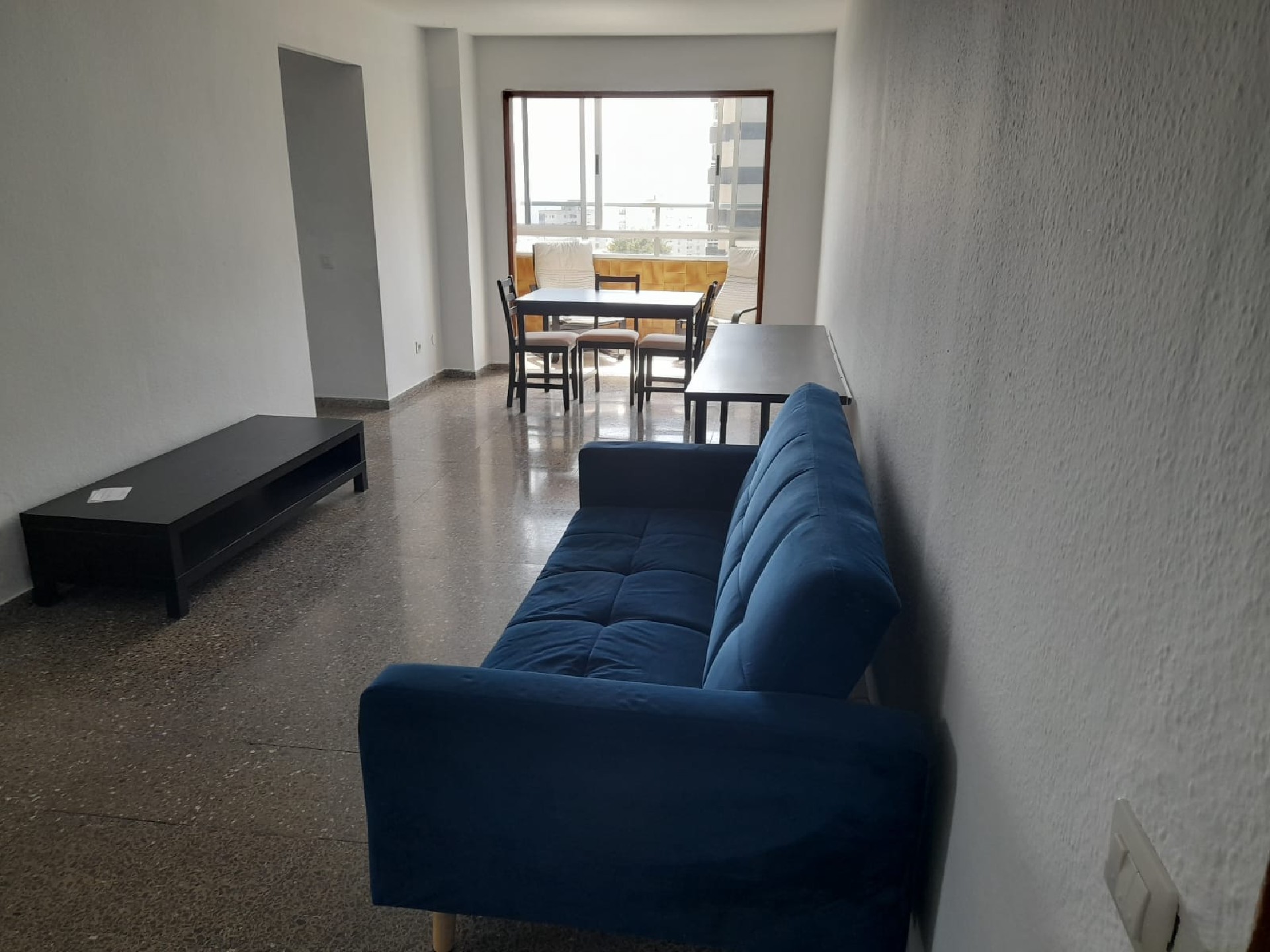 EXCELENTE PISO SITO EN ZONA LA SALLE MUY CERCA PABELLON DEPORTES Y DEL ESTADIO C.D. TENERIFE.