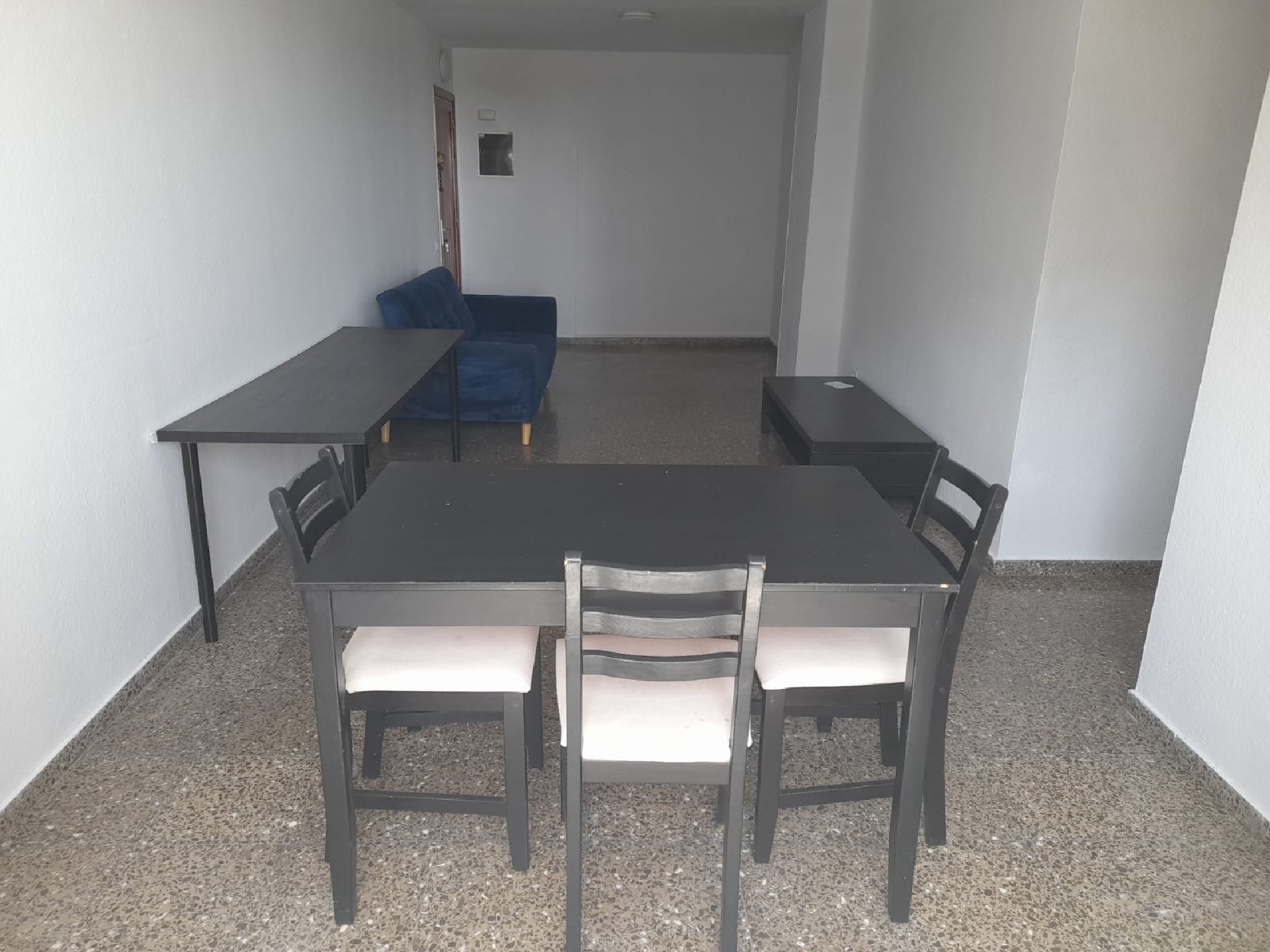 EXCELENTE PISO SITO EN ZONA LA SALLE MUY CERCA PABELLON DEPORTES Y DEL ESTADIO C.D. TENERIFE.