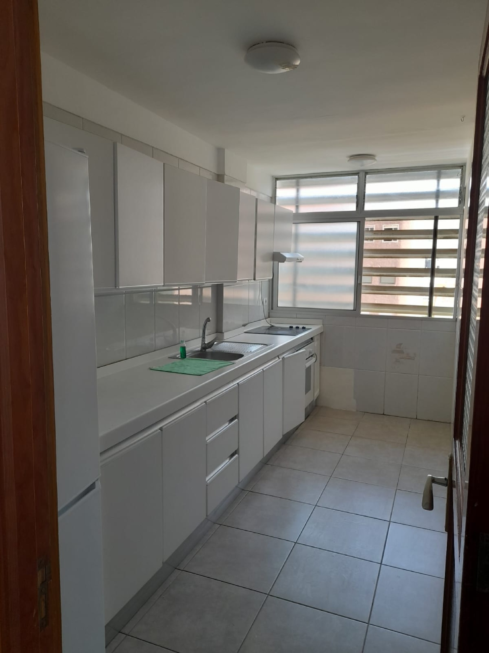 EXCELENTE PISO SITO EN ZONA LA SALLE MUY CERCA PABELLON DEPORTES Y DEL ESTADIO C.D. TENERIFE.