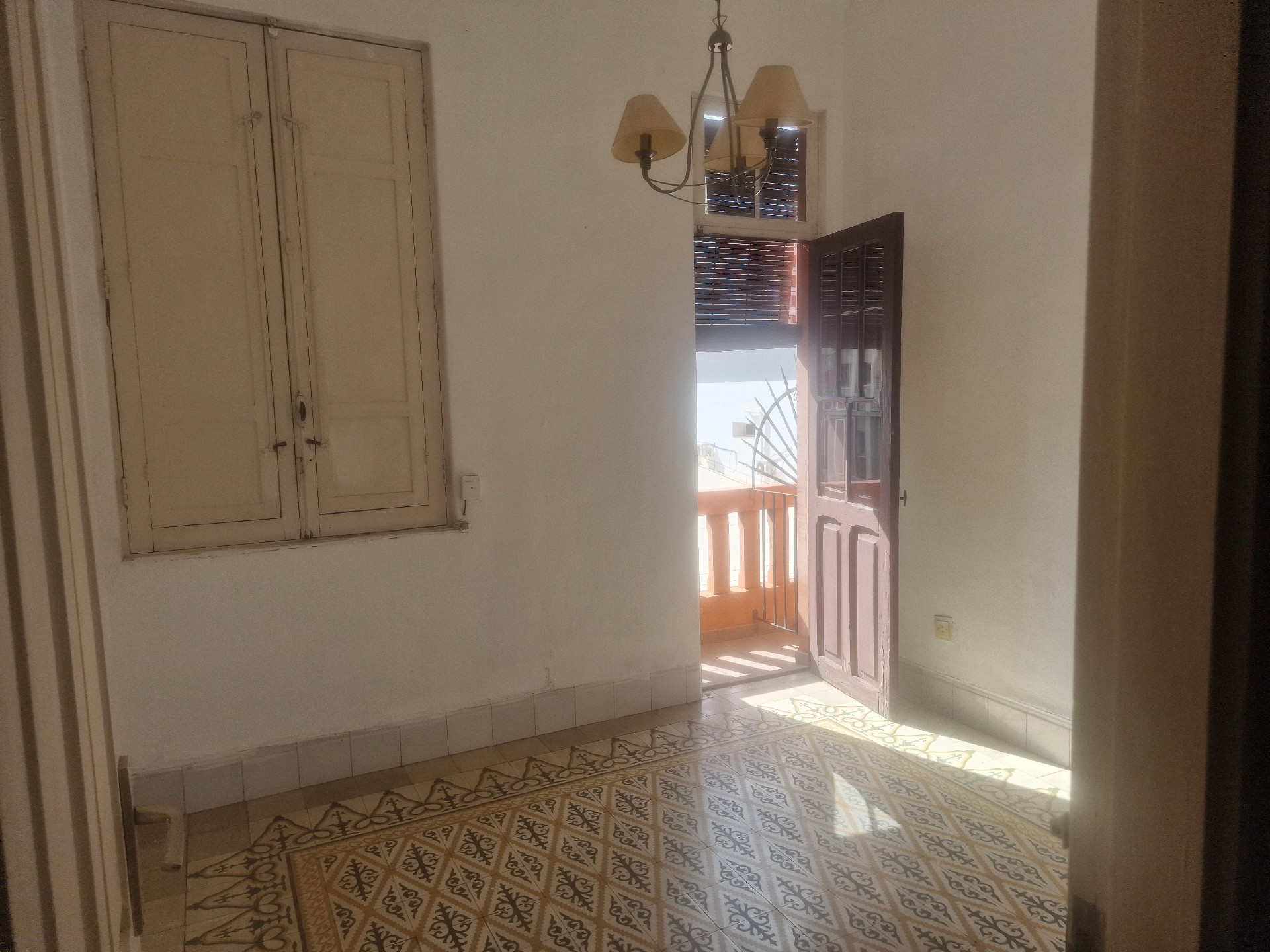 PISO ANTIGUO A 30 METROS DE PLAZA WEYLER