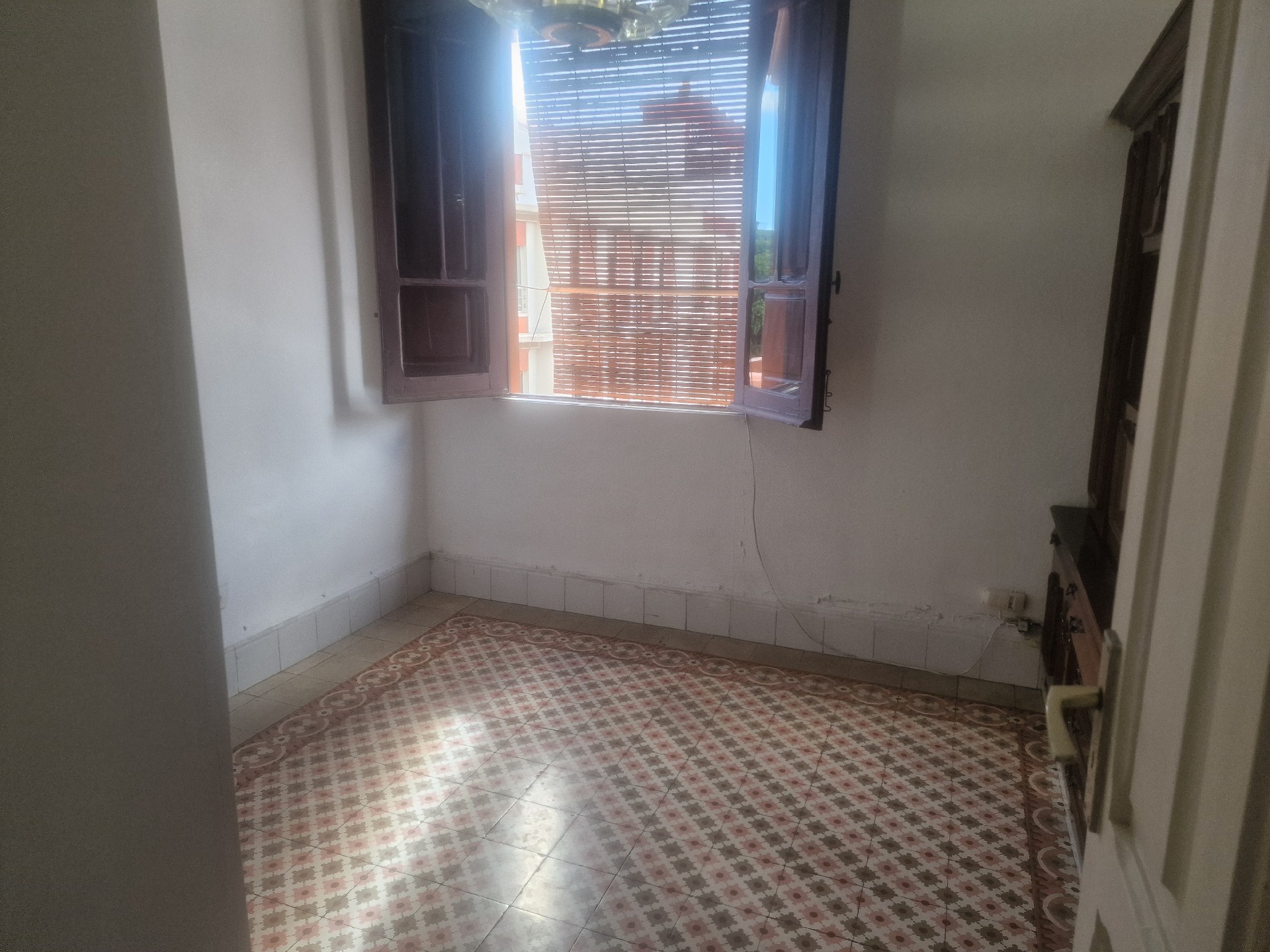 PISO ANTIGUO A 30 METROS DE PLAZA WEYLER