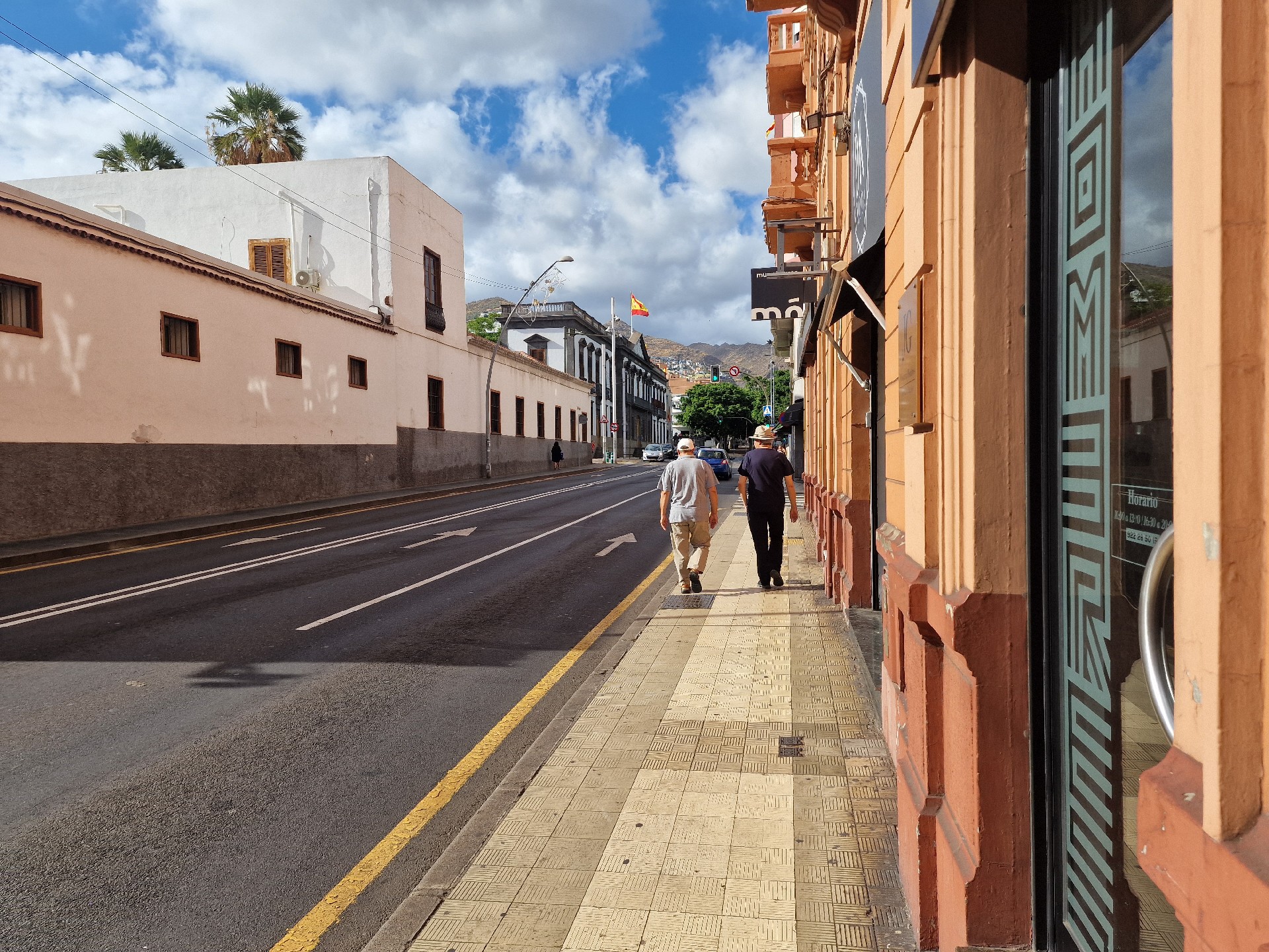 PISO ANTIGUO A 30 METROS DE PLAZA WEYLER