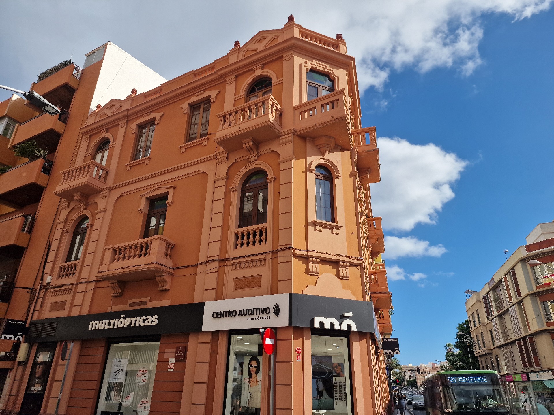 PISO ANTIGUO A 30 METROS DE PLAZA WEYLER